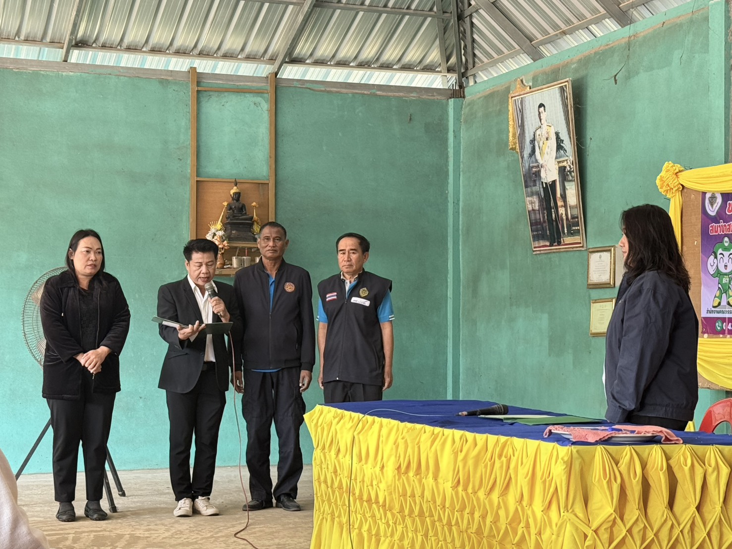 สพอ.นาคู ร่วมพิธีเปิดป้ายหมู่บ้านรณรงค์ไม่ขายเสียงและพิธีลงนามสัตยาบัน ต.นาคู